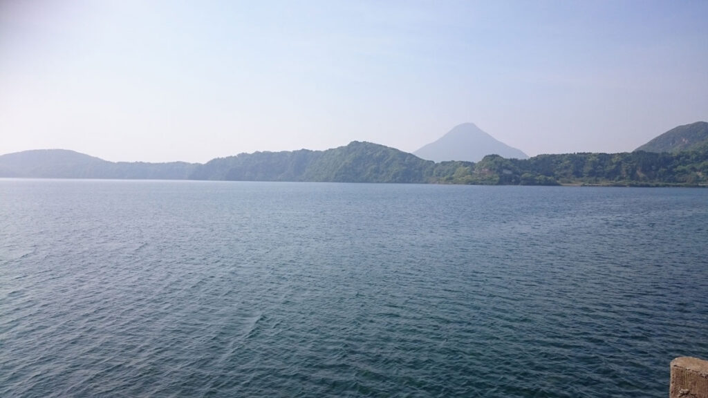 鹿兒島熊本福岡，池田湖，遠方的開聞岳