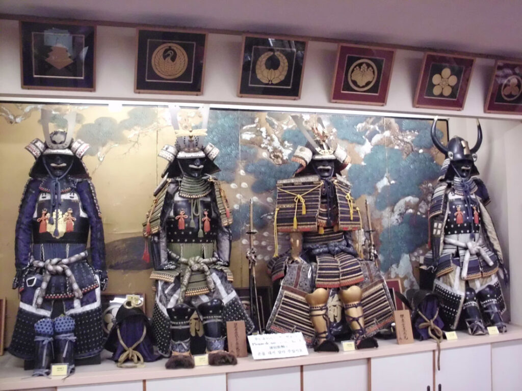 鹿兒島熊本福岡，池田湖，土產店的武士裝