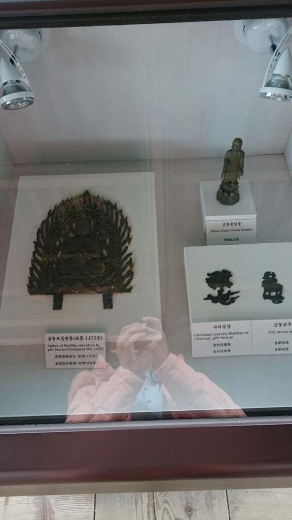 東宮與月池(雁鴨池) 佛像