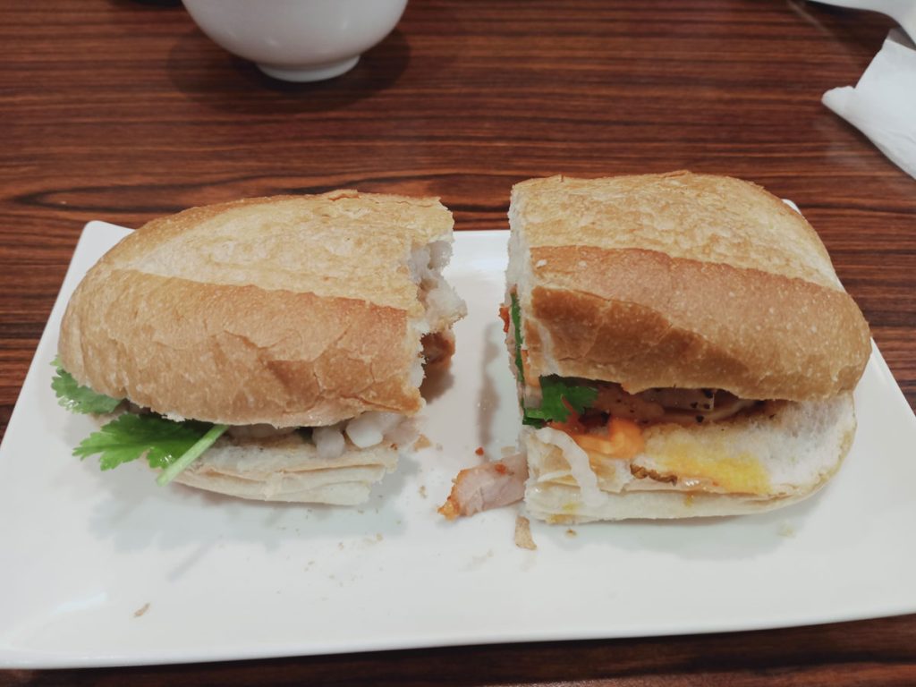 高雄小港越南料理推薦，欣泉河粉，越式法國麵包